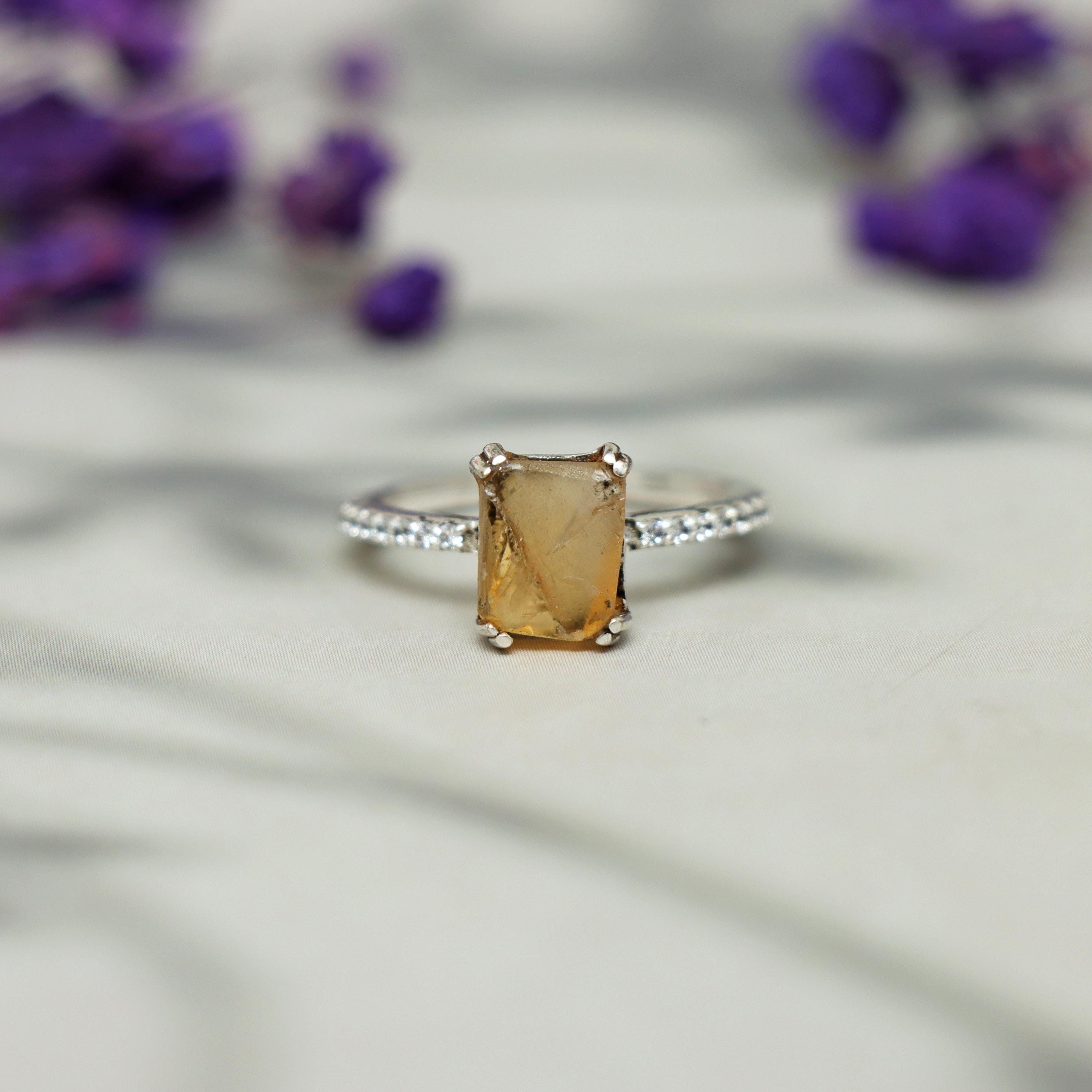 天然の原石シトリンとキュービックジルコニアのリング、スターリング