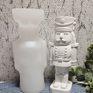 Silikonform, Gießform, Nussnacker, Weinachtstdeko, Winterdeko, Tischdeko, Deko, Raysin, Keraflott, Beton
