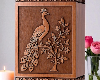 Urna de palisandro hecha a mano: diseño grabado de pavo real y flores.