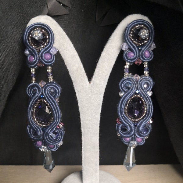 Soutache lange Ohrringe hellgrau aschgrau elegant