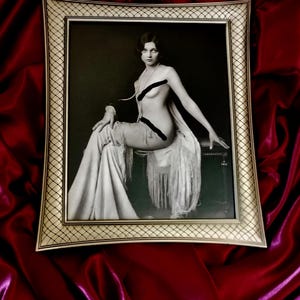 1920&#39;s Era Vintage Art Photo of Ziegfeld Follies Showgirl, Adrienne Ames