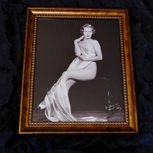 1920&#39;s Era Vintage Art Photo of pretty Ziegfeld Follies Showgirl, Delores Grant