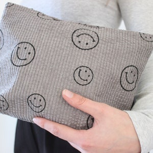 Smiley Kosmetiktasche | Cordbeutel | Kulturbeutel  | Smiley Bag | vintage | Tasche | Must-Have | 100% Cord | schwarz | Smiley-Print