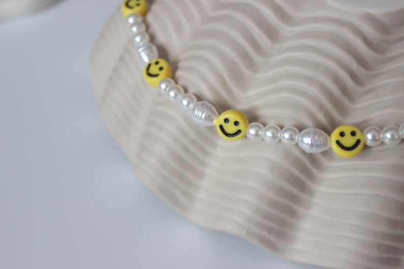 Smiley Perlenhalskette Glückliches Gesicht handmade silber Kette mit Smileys Choker Smileychoker süßes Accessoire Freundschaft Bild 1