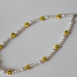 Smiley Perlenhalskette Glückliches Gesicht handmade silber Kette mit Smileys Choker Smileychoker süßes Accessoire Freundschaft Bild 3