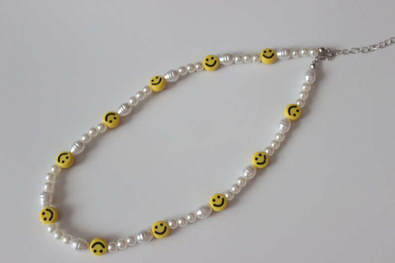 Smiley Perlenhalskette Glückliches Gesicht handmade silber Kette mit Smileys Choker Smileychoker süßes Accessoire Freundschaft Bild 3