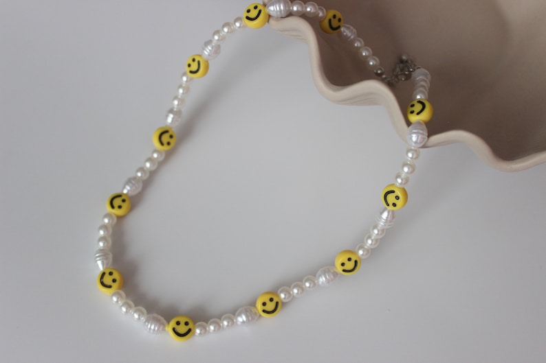 Smiley Perlenhalskette Glückliches Gesicht handmade silber Kette mit Smileys Choker Smileychoker süßes Accessoire Freundschaft Bild 2