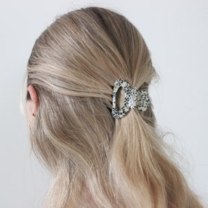 Mini Haarklammer hair clip Haarkralle halfbun Haarspange Haarschmuck guter Halt minimalistisch klein bunt Bild 10