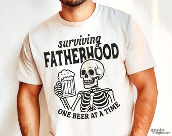 Sobreviviendo a la paternidad una cerveza a la vez (PNG), Día del Padre divertido (PNG), Diseño de sublimación de papá esqueleto, Papá bebedor retro (PNG), Sarcástico (PNG)