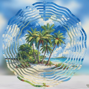 Peut inclure: Un mobile à vent coloré avec une scène de plage représentant des palmiers, une plage de sable et une eau bleue. Le mobile à vent est en métal et a une forme circulaire.