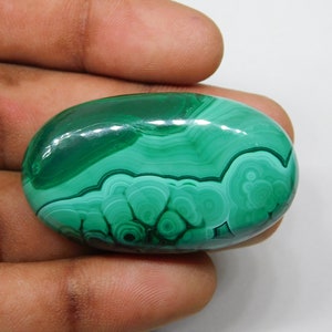 Pietra preziosa di malachite naturale al 100% in pietra di malachite, malachite cabochon di malachite AAA malachite sciolta per realizzare gioielli. 138 cts. 46X26 mm immagine 3