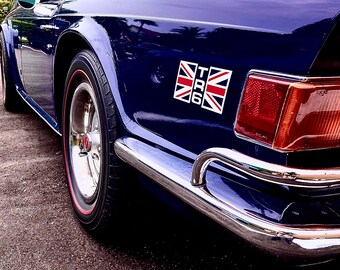 Triumph TR6 Roadster Print: British Classic Car Art
