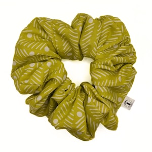Geo Lines on Light Green Scrunchie - Small Medium Large X-large - Kirsten scrunchy; handmade