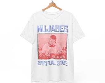 NUJABES（ジュン・セバ）ファンアートTシャツ、チルホップTシャツ、90年代ヒップホップTシャツ、ヒップホップTシャツ、ローファイTシャツ