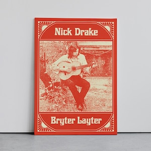 Puede incluir: Un juego de tres tazas de cerámica con un acabado mate moteado. Las tazas son de color crema, gris claro y gris oscuro. Cada taza tiene un diseño simple y minimalista.