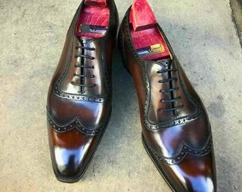 Zapatos de vestir de cuero marrón con puntera de ala para hombre, zapatos Oxford con cordones y puntera reforzada.