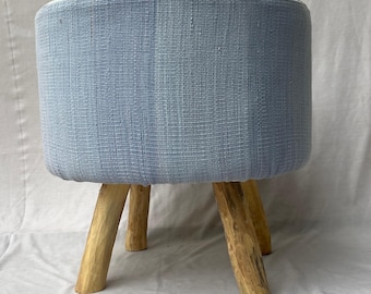Puf Kilim azul hecho a mano, taburete con patas de madera, decoración boho