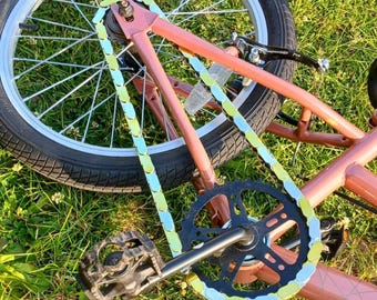Capuchons de chaîne de vélo chromés et dorés - Arrêtent les taches de graisse - Convient aux enfants et aux vélos à une vitesse - Protecteur de chaîne à clipser