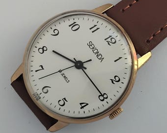 17 Jewels Made in USSR Sekonda Men's wind up watch Mint condition.