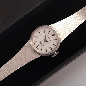 17 Jewels Swiss Made Carronade Silver 925 Ladies wrist vintage watch mint condition