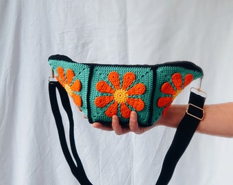 Crochet Daisy Free Bag, Bohemian Granny Square Crochet Bum Bag, Fanny Bag and Everyday Accessory, Crochet Free Bag
