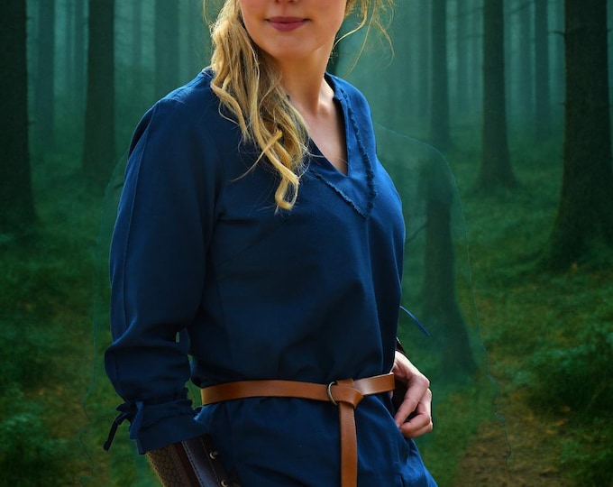 Elegant Viking tunic for strong women in blue