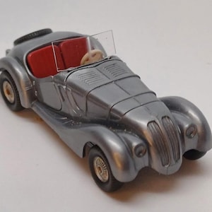 Collector&#39;s item BMW 328 from Wiking – H0 scale, timeless design in silver