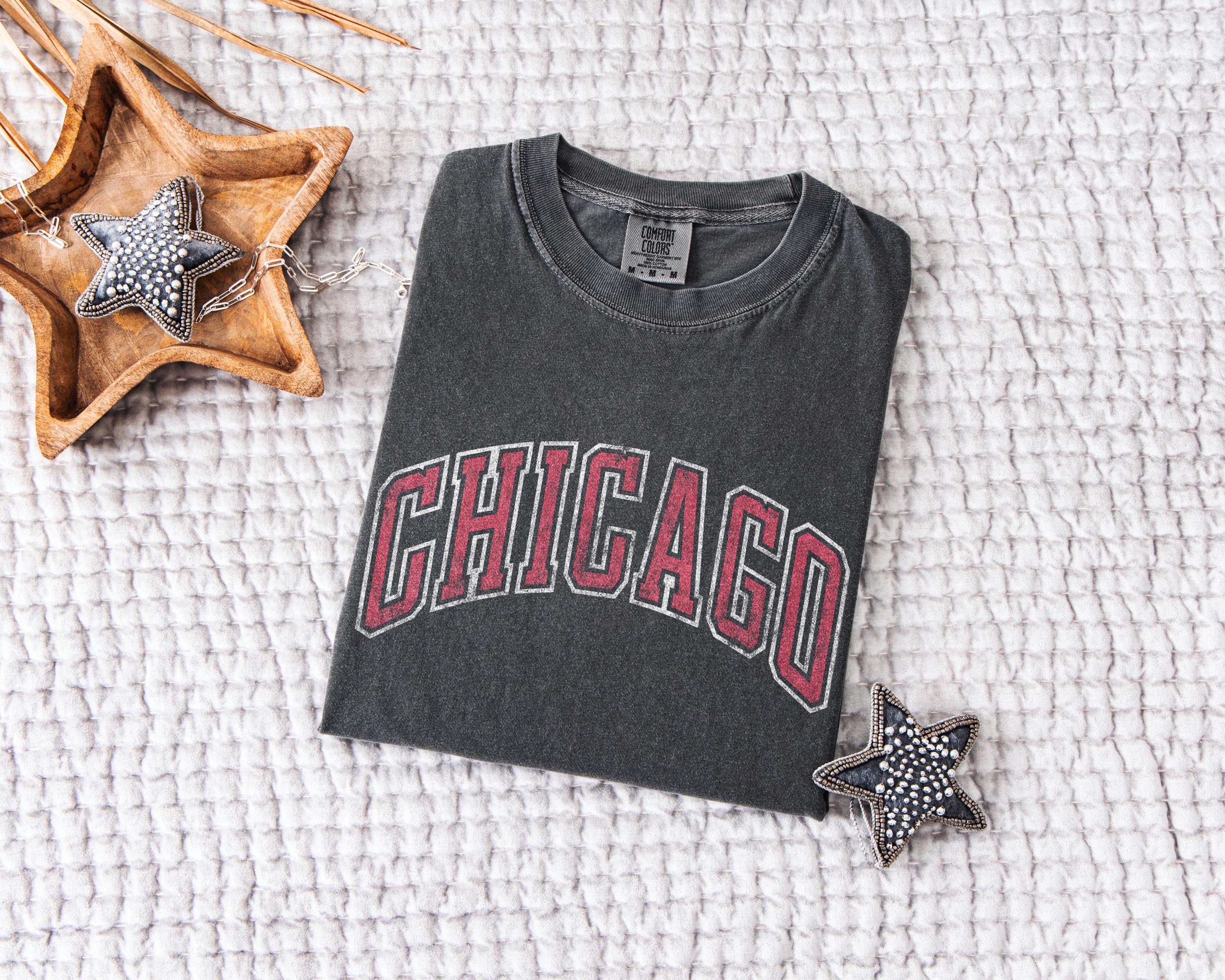 Chicago Comfort Colors Shirt - Vintage Chicago Tee - Illinois City T-Shirt - Chicago Gift & Souvenir - Retro Vacation Shirt