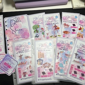聖書物語ボックス 節約チャレンジ バンドル A6 サイズ | 12 セクション | 12 枚のカード | ボーナス節約 | 1 枚の IOU ブックマーク | デジタル ダウンロード可能な PDF