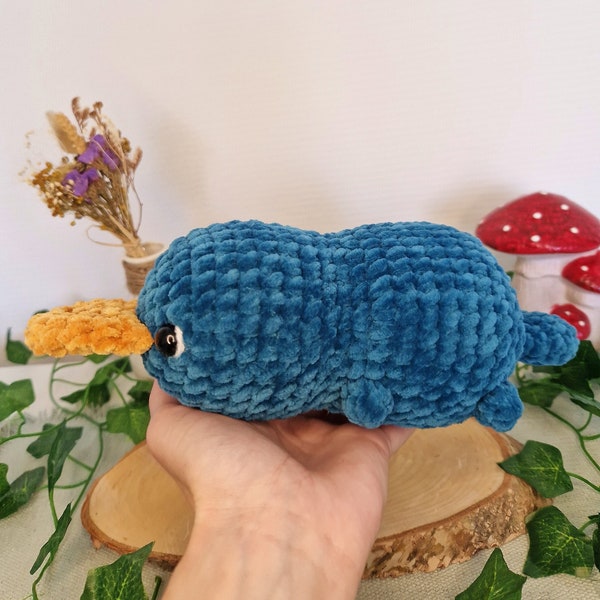 Peluche ornithorynque en crochet, doudou fait-main