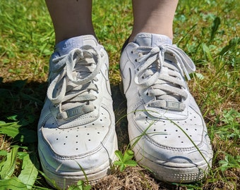 Well Worn Schue Damenschue EU Größe 39 Air Force 1  Low Nike Sportswear