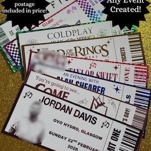 以下が含まれることがあります： Coldplay、The Lord of the Rings、Taylor Swift、Alan Shearer、Jordan Davisなどのテキストが記載された、様々なデザインの長方形のイベントチケットのコレクション。チケットにはバーコード、座席番号、イベントの詳細が記載されており、装飾的な星や音符があしらわれています。
