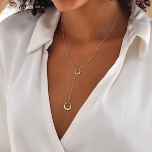 14k Massivgold Elegante Lariat Halskette ∙ Minimalistisches Geschenk für Sie ∙ Modernes Design Kreise Halskette ∙ Verstellbare Kette ∙ Verlobungsgeschenk