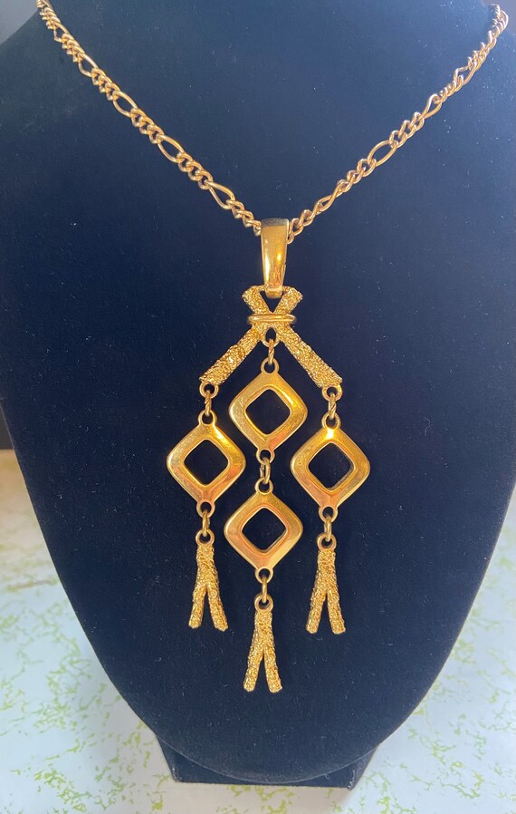 Vintage 1960 Trifari Gold Tone Necklace