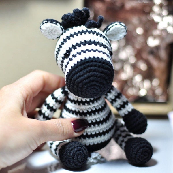 Crochet PATRON Zèbre | Motif zèbre Amigurumi | Modèle de téléchargement instantané | Modèle PDF en anglais pour débutants Jouet Amigurumi facile