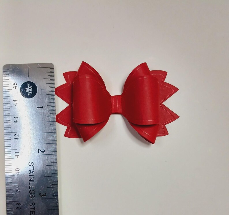 Rote Papierschleifen - Handgefertigte Geschenkstecker, Weihnachtsdekoration, Akzente für Valentinstagsverpackungen, Bastelbedarf Bild 5