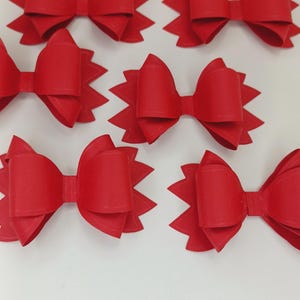 Rote Papierschleifen - Handgefertigte Geschenkstecker, Weihnachtsdekoration, Akzente für Valentinstagsverpackungen, Bastelbedarf Bild 4