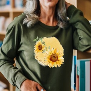 Be Kind Sweatshirt | Sunflower SweatShirt | Mothers Day Gift | Sunflower Gift | Gift For Her | Fall Sweatshirt | Gift for Grandma