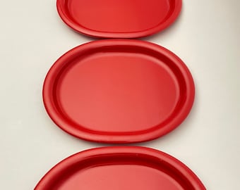 SARVIS.  Set of 4 Red Melamine Oval Plates.  Vintage Finnish Design.