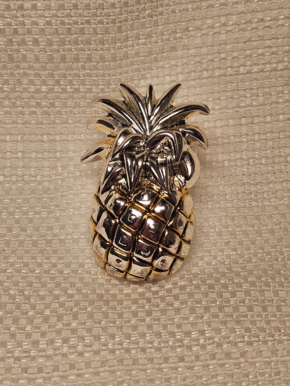 Best brand vintage silver and gold pineapple Brooc
