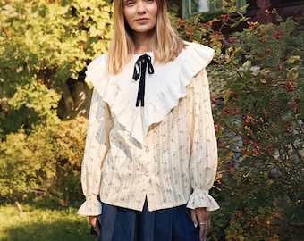 Bluse mit großem Kragen, Damenbluse, Herbstoutfit im Retro-Stil
