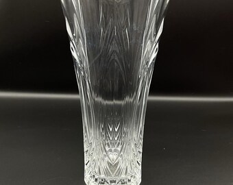 Jarrón vintage de cristal tallado pesado de 10 pulgadas con base de estrella de 6 lados, 3 libras 4 oz, hexagonal