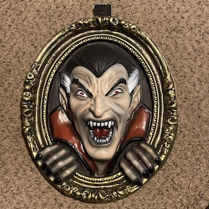 Vintage Rubies Dracula Vampire 3D Halloween Door Wall Hanging Picture Frame Mold