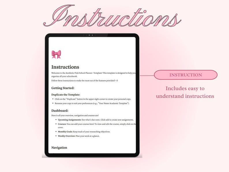 Op de afbeelding: Een roze en witte digitale planner-sjabloon met instructies over het gebruik ervan. De sjabloon bevat secties voor komende opdrachten, cursussen, maandelijkse doelen en wekelijkse overzichten. De tekst "Instructies" staat bovenaan de pagina.