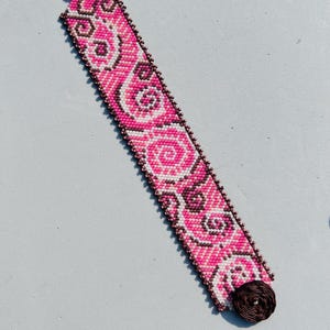 Pink Shells Hand Beaded Peyote Stitch Bracelet