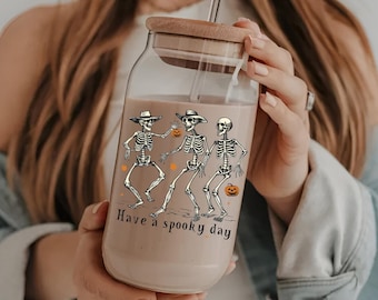 Tasse à café en canette de verre squelette fantasmagorique avec couvercle et paille Mug à café d'automne Cadeau d'Halloween Tasse à café glacée au design fantasmagorique Gobelet en verre de 16 oz