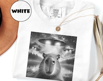 Lustiges Grafikt-T-Stück Capybara Selfie mit UFOs Seltsames T-Shirt Retro Capybara-Hemd Komfort-Farben Hemd Lustiges UFO Capybara-Nagetier-Hemd Capybara
