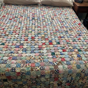 30s Vintage Entirely Handmade Yo-Yo Quilt, Double or Queen-Sized, 70" X 83"