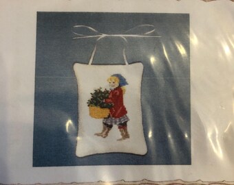 90s The Post Collection Fine Needwork Counted Cross Stitch Ornament Kit "Christmas Basket", PC-1609