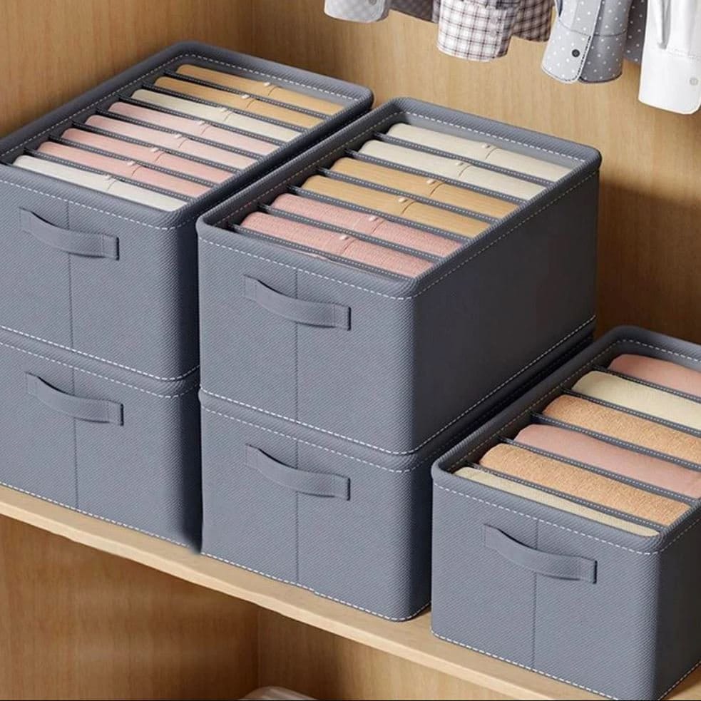 Plastic Storage Trunks, Large Capacity Clothes Storage Box